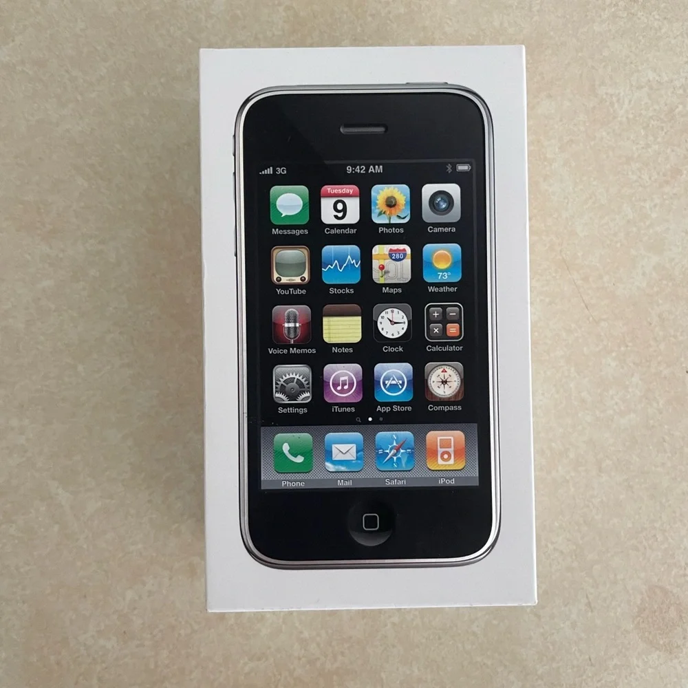 Apple iPhone 3GS 16GB White *MATCHING BOX* Vintage Collector Set